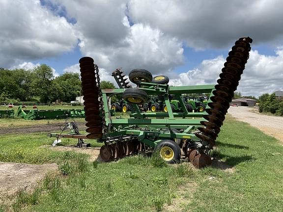 Image of John Deere 637 equipment image 1