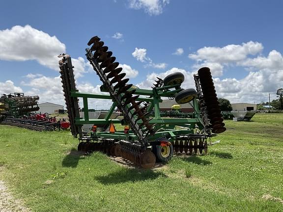 Image of John Deere 637 equipment image 4