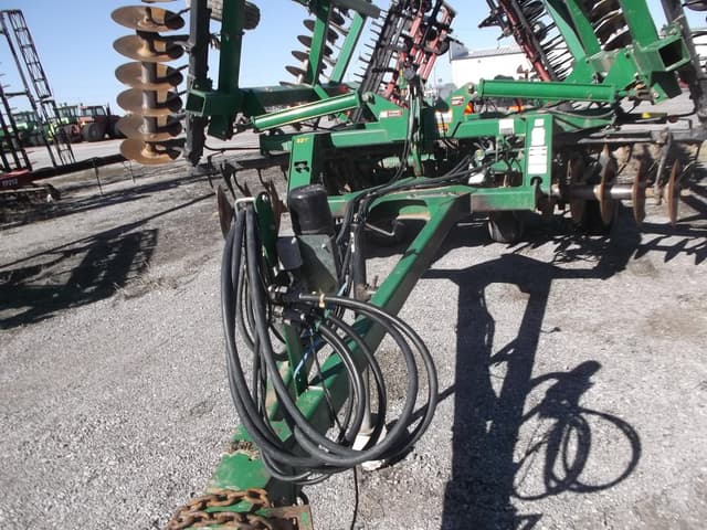 Image of John Deere 637 equipment image 2