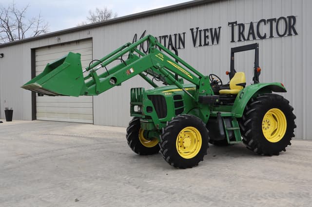 Image of John Deere 6430 equipment image 1