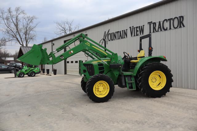 Image of John Deere 6430 equipment image 2