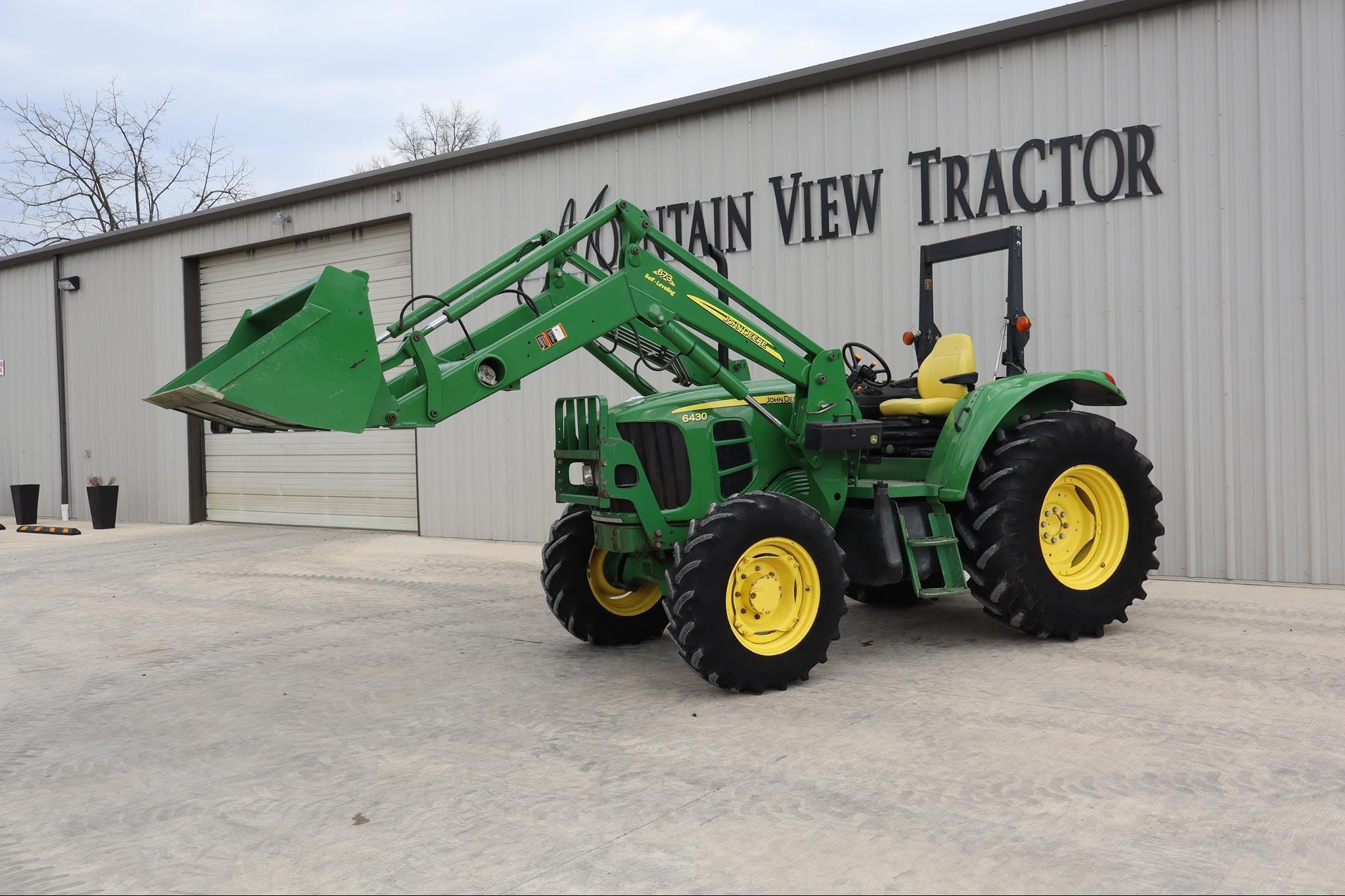 2009 John Deere 6430 Equipment Image0