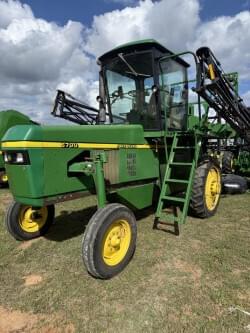 2009 John Deere 6700 Image