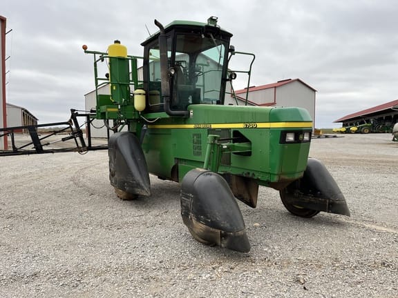Main image John Deere 6700