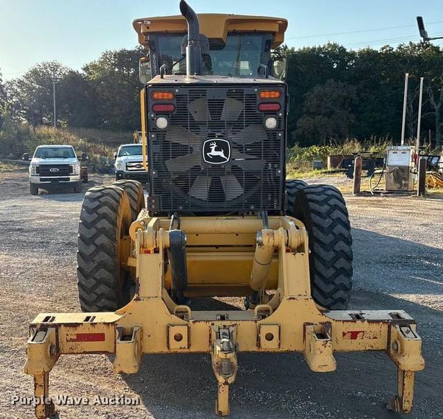 Image of John Deere 670G equipment image 4