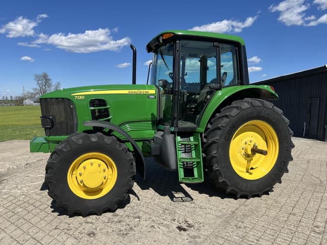 Image of John Deere 7130 equipment image 1