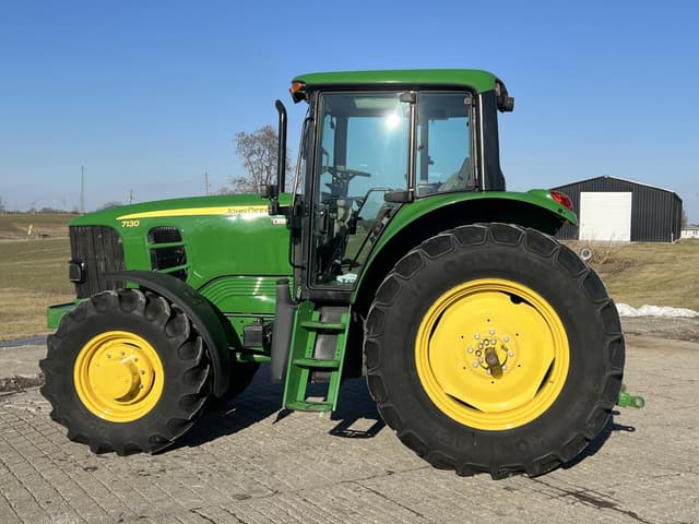 Image of John Deere 7130 equipment image 2