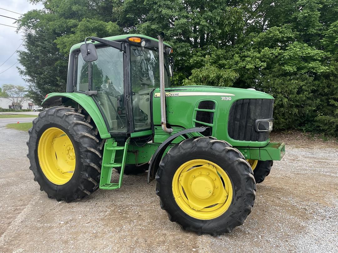Image of John Deere 7130 Primary image
