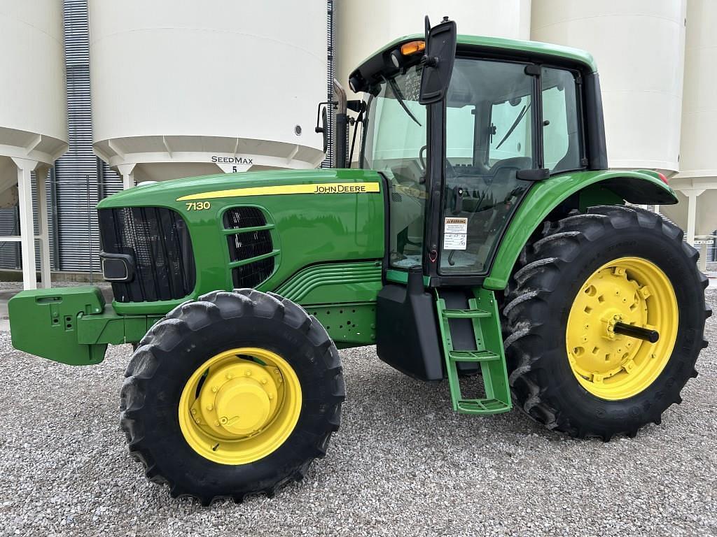 Image of John Deere 7130 Primary image