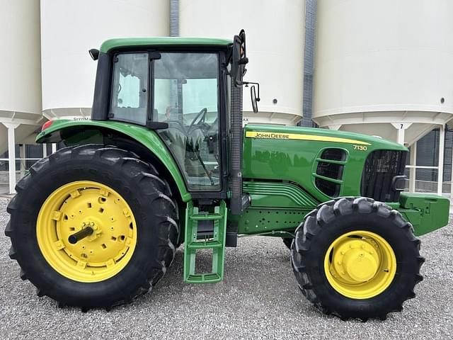 Image of John Deere 7130 equipment image 3
