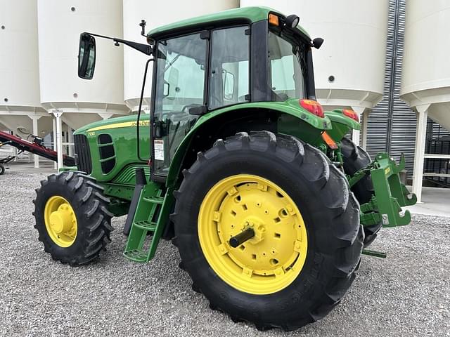 Image of John Deere 7130 equipment image 4