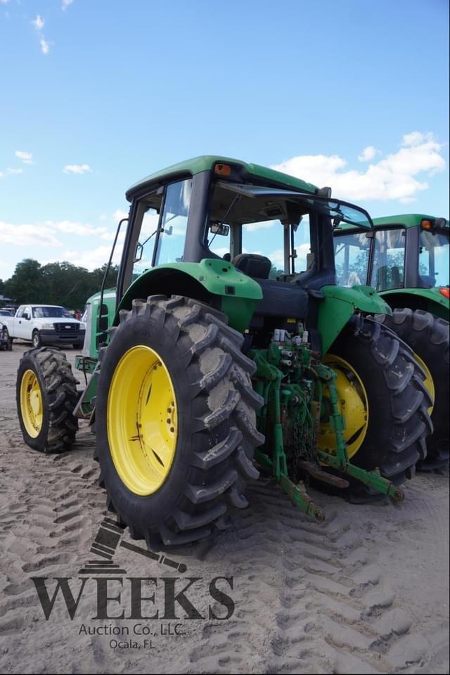 Image of John Deere 7130 equipment image 3