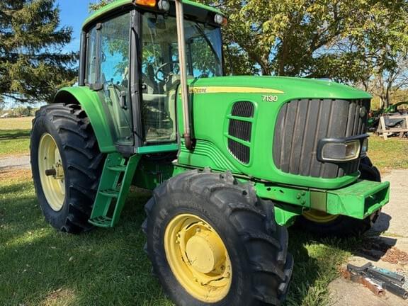 Image of John Deere 7130 equipment image 1