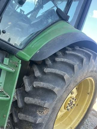 Image of John Deere 7130 equipment image 2