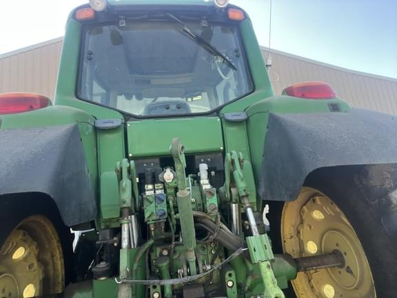 Image of John Deere 7130 equipment image 4