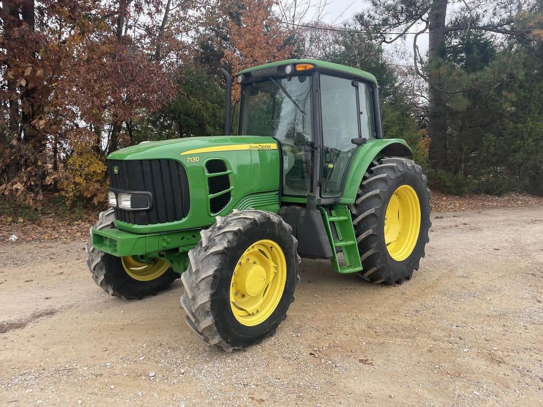 Image of John Deere 7130 Primary image