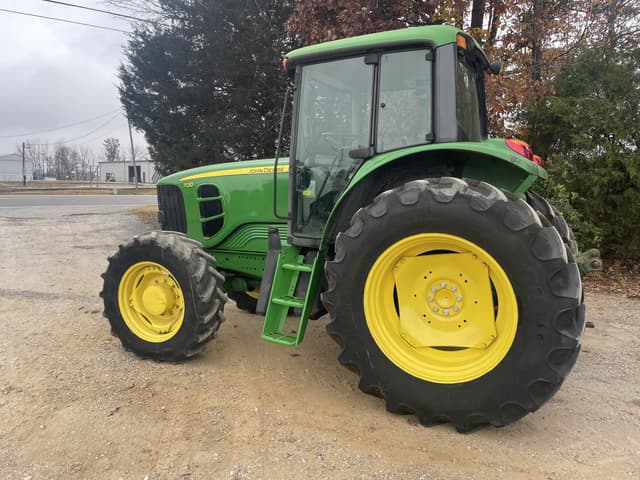 Image of John Deere 7130 equipment image 2