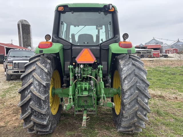 Image of John Deere 7130 equipment image 3