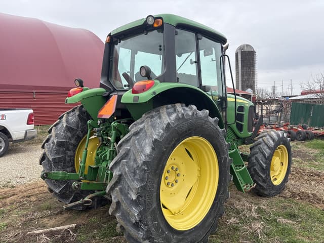 Image of John Deere 7130 equipment image 2
