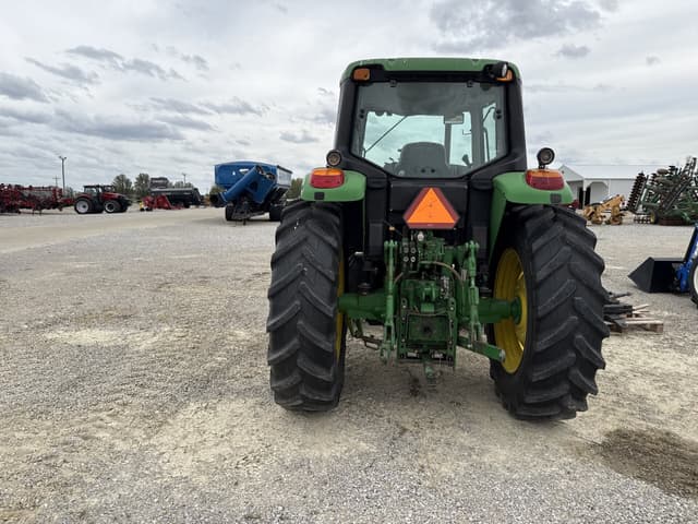 Image of John Deere 7130 equipment image 3