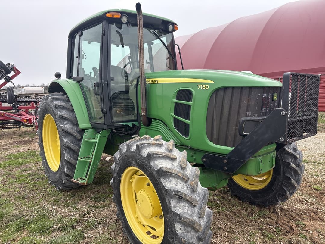 Image of John Deere 7130 Primary image