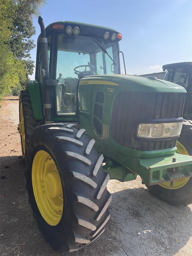 Image of John Deere 7130 Premium equipment image 3