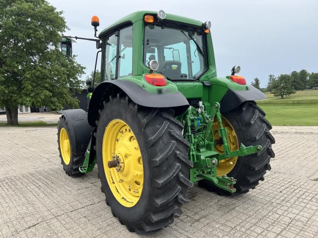 Image of John Deere 7230 equipment image 3