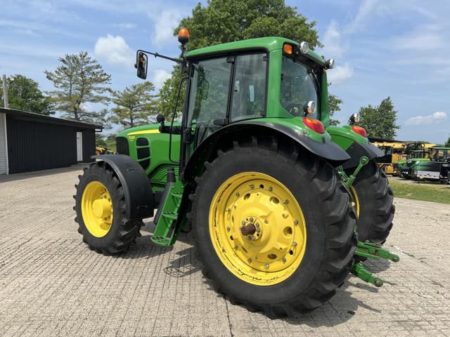Image of John Deere 7230 equipment image 3