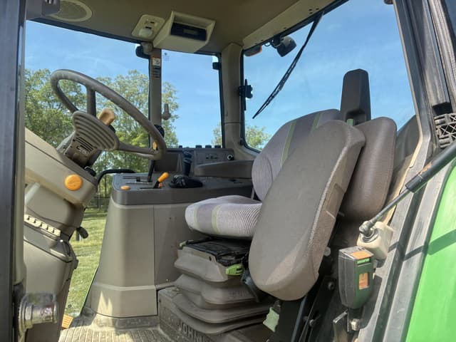 Image of John Deere 7230 equipment image 3