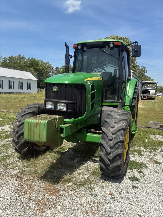 Image of John Deere 7230 equipment image 1