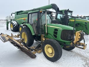 2009 John Deere 7230 Image