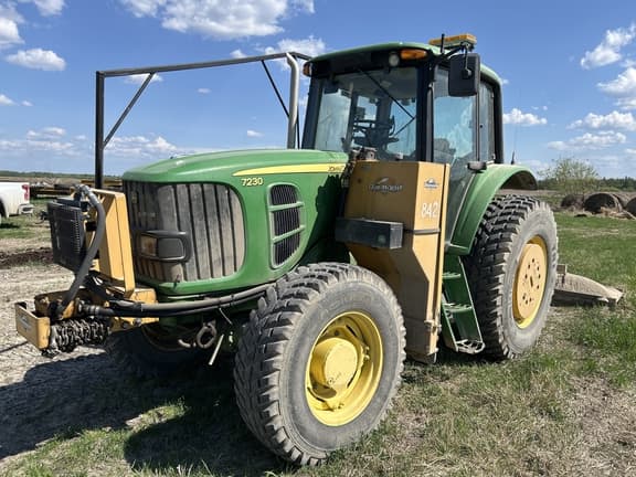 Image of John Deere 7230 equipment image 1