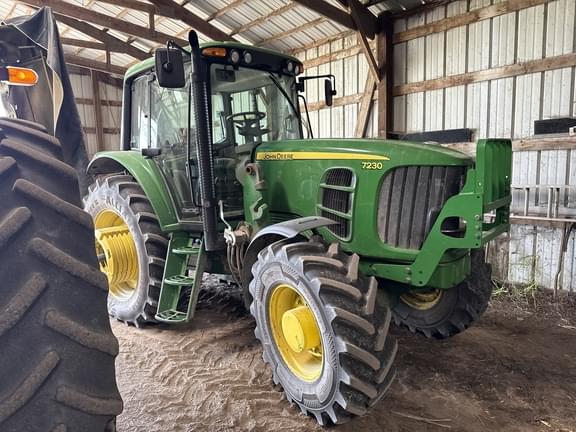 Image of John Deere 7230 equipment image 2