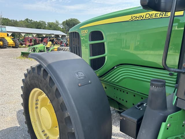 Image of John Deere 7230 Premium equipment image 4