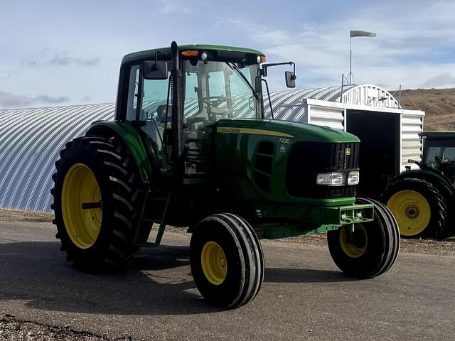 Image of John Deere 7230 equipment image 1