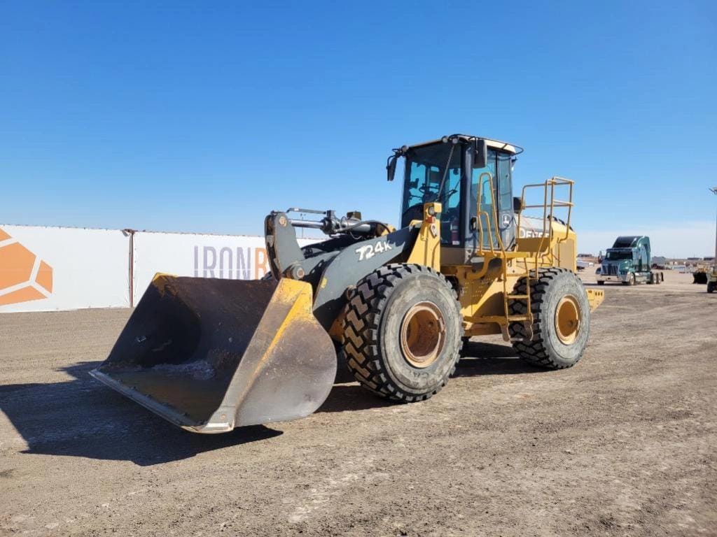 2009 John Deere 724K Equipment Image0