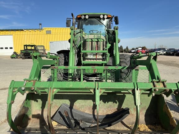 Image of John Deere 7330 equipment image 3