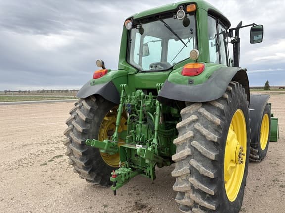 Image of John Deere 7330 equipment image 3