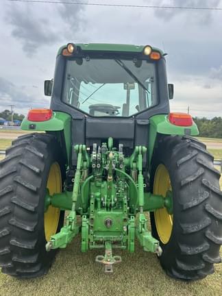 Image of John Deere 7330 equipment image 4