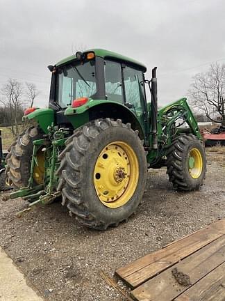 Image of John Deere 7330 equipment image 2