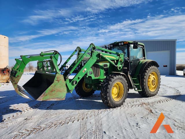 Image of John Deere 7330 equipment image 3