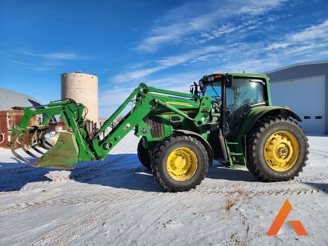 Image of John Deere 7330 equipment image 4