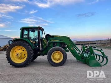 Main image John Deere 7330