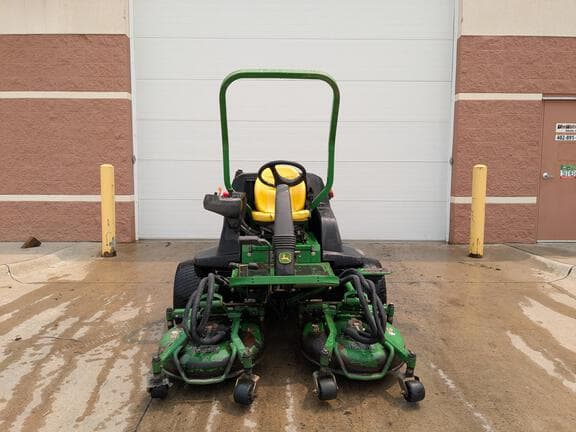 Image of John Deere 7400 equipment image 3