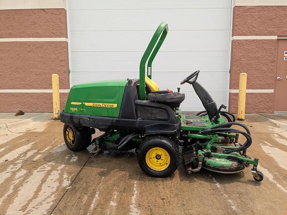 Image of John Deere 7400 equipment image 1