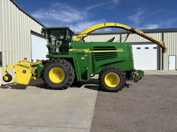 2009 John Deere 7450 Equipment Image0
