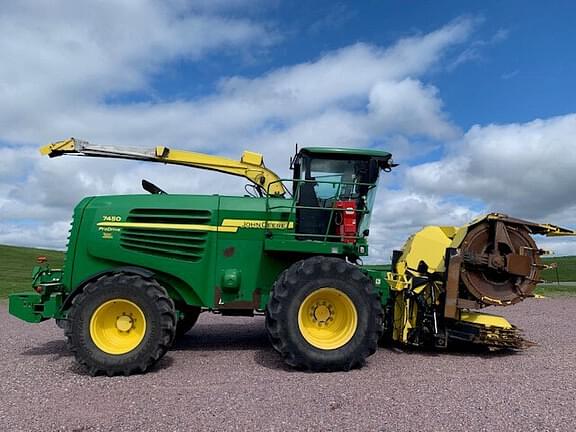 Image of John Deere 7450 Primary image