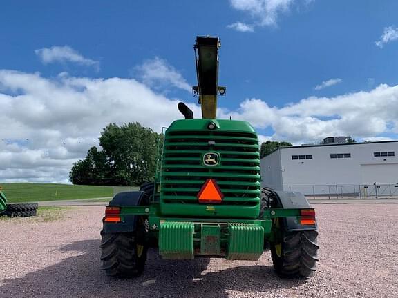 Image of John Deere 7450 equipment image 4