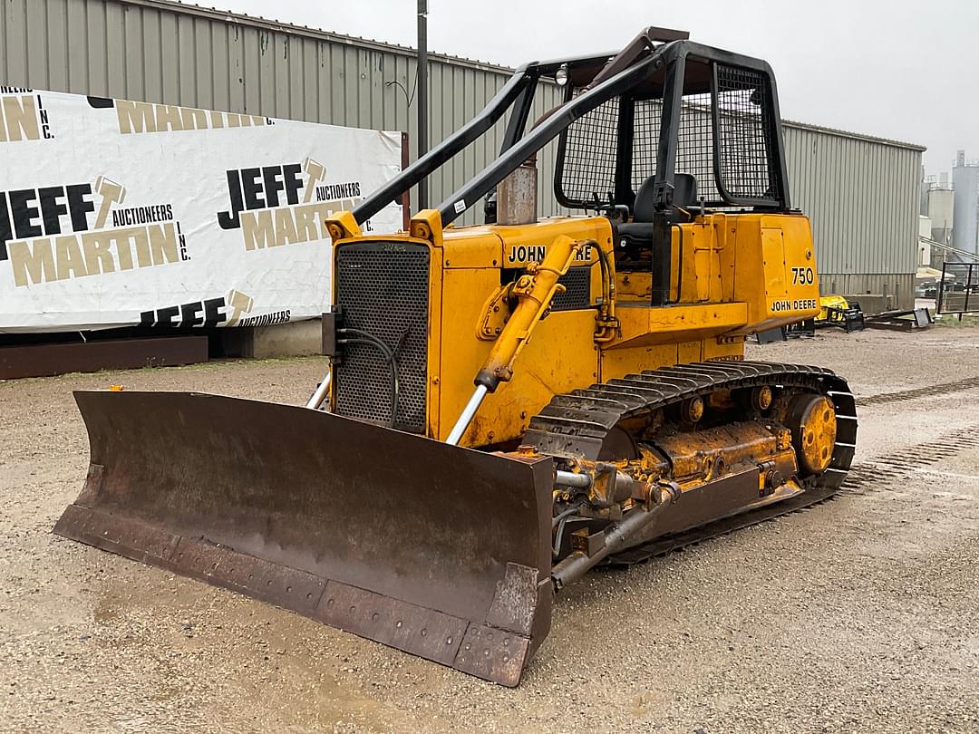 Image of John Deere 750D Primary image