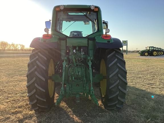 Image of John Deere 7530 Premium equipment image 4